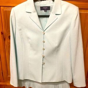 Jones Wear Suit 2 piece skirt suit size 14